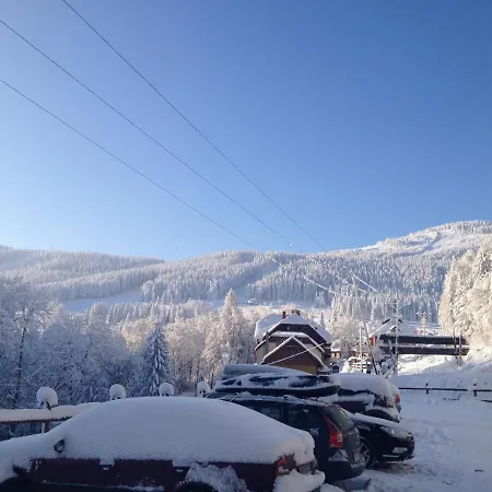 Zlote Gory - Czarna Gora Bed & Breakfast