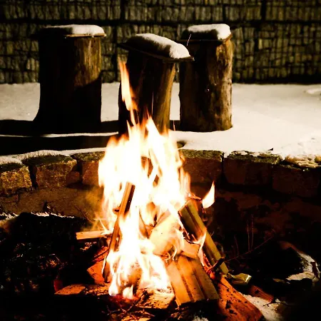 فندق مبيت وإفطار Zlote Gory - Czarna Gora 3*