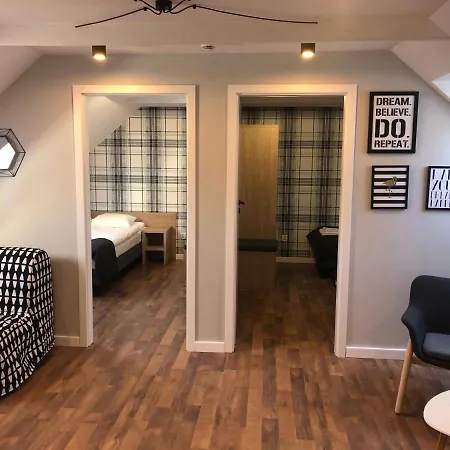 Zlote Gory - Czarna Gora سيينا