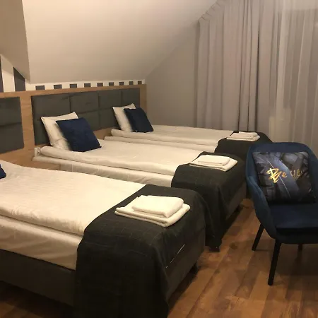 فندق مبيت وإفطار Zlote Gory - Czarna Gora 3*