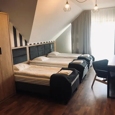 Zlote Gory - Czarna Gora Bed & Breakfast