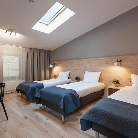 Zlote Gory - Czarna Gora シェンナ