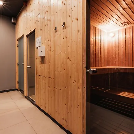 Zlote Gory - Czarna Gora 3*