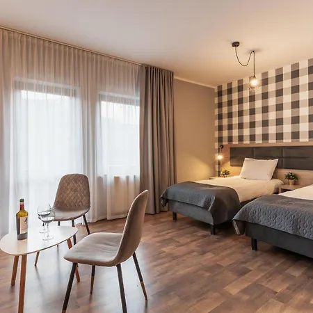 Zlote Gory - Czarna Gora Bed & Breakfast