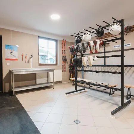 فندق مبيت وإفطار Zlote Gory - Czarna Gora 3*