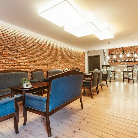 Zlote Gory - Czarna Gora سيينا