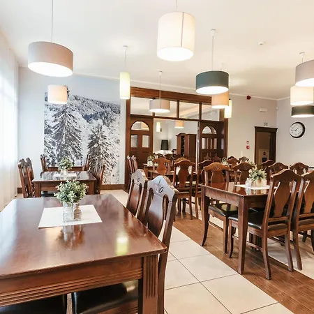 Zlote Gory - Czarna Gora Bed & Breakfast *