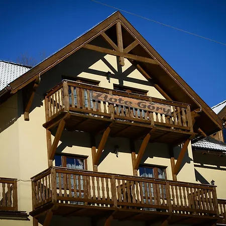 Zlote Gory - Czarna Gora 3* シェンナ