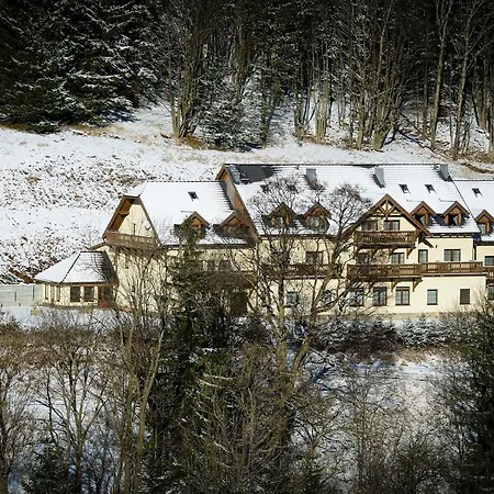 فندق مبيت وإفطار Zlote Gory - Czarna Gora سيينا